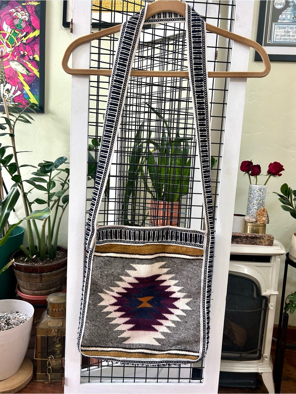 Vintage Hand-Woven Wool Southwestern Crossbody Purse Bag | Geometric Diamond